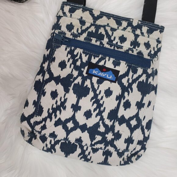 Kavu Rope Keepalong Crossbody Bag Blue White Ikat - Picture 2 of 5